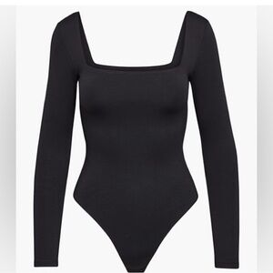 Aritzia Babaton Contour Longsleeve Bodysuit